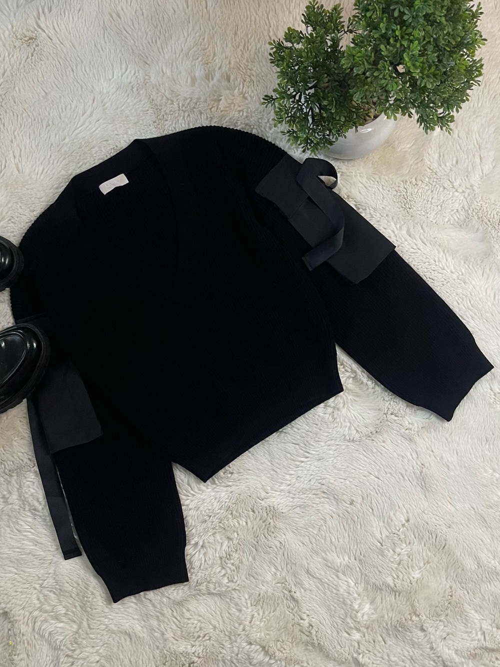 Liu Jo Ribbed Cropped V-Neck Sweater Statement Pocket Bow Sleeve Black XS